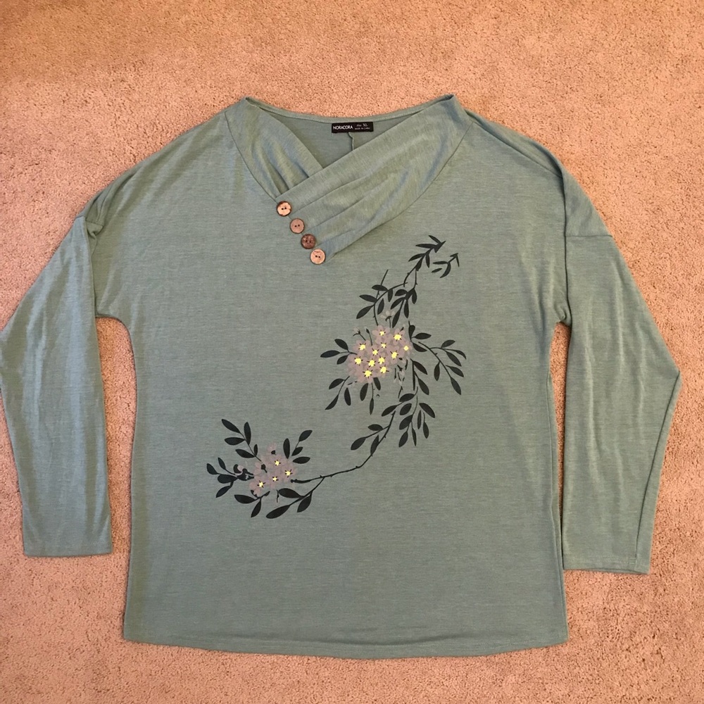 Sage Green Long Sleeve Top Size XL Garden Floral Print Faux Wood Buttons Cottage